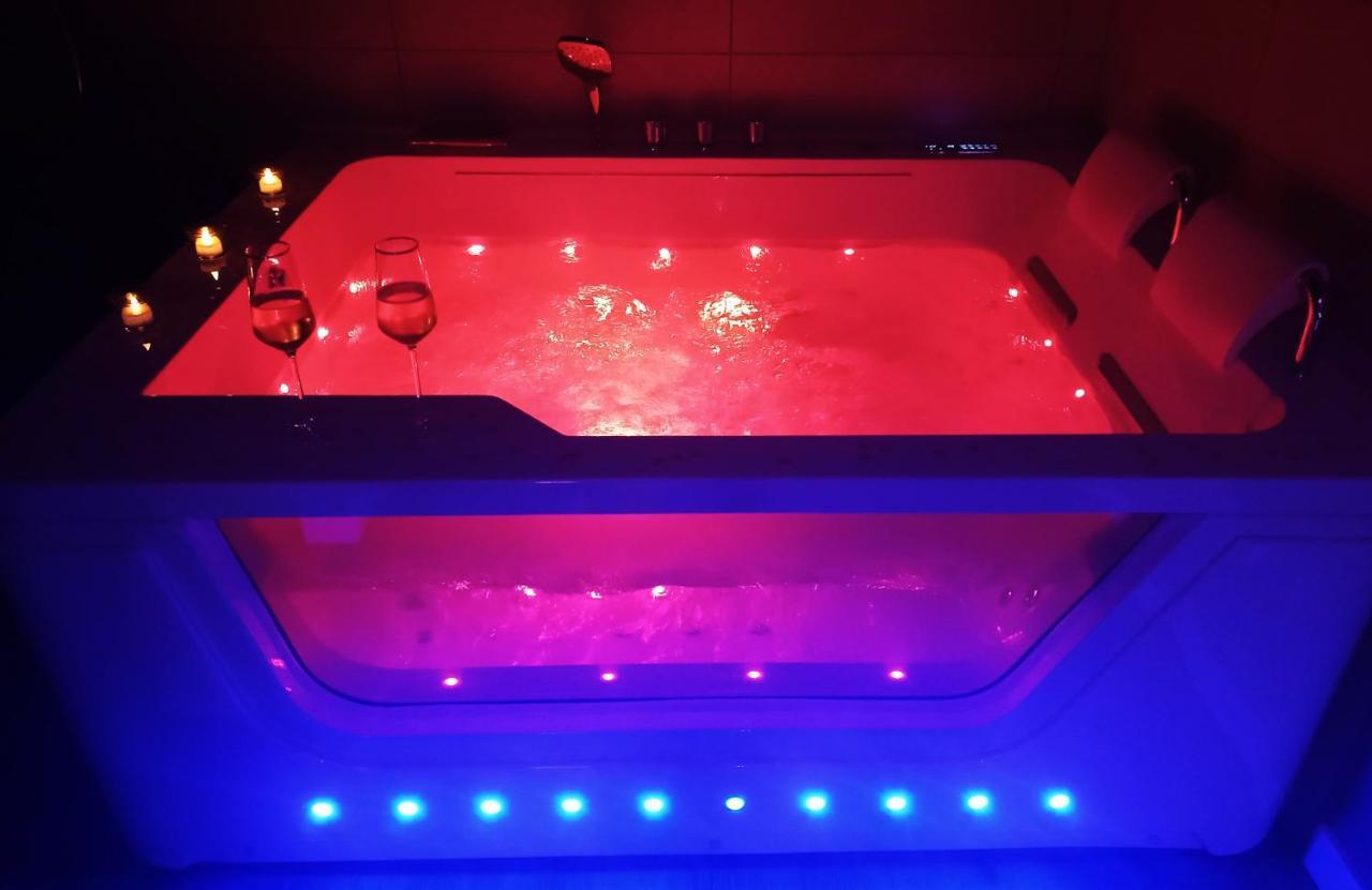 La Passionnante Gite Avec Spa Privatif Saint-Philbert-de-Bouaine Eksteriør bilde