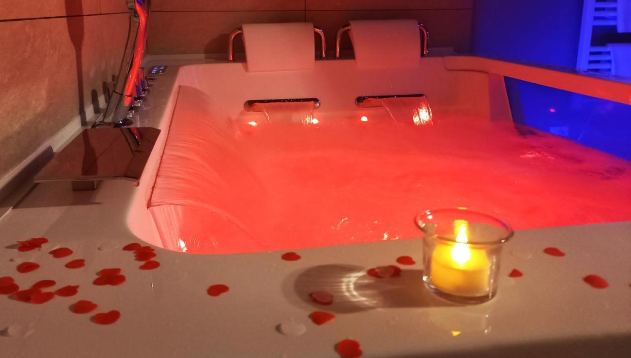 La Passionnante Gite Avec Spa Privatif Saint-Philbert-de-Bouaine Eksteriør bilde